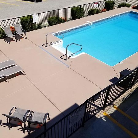 Osoyoos Lakeview Inn & Suites Екстер'єр фото