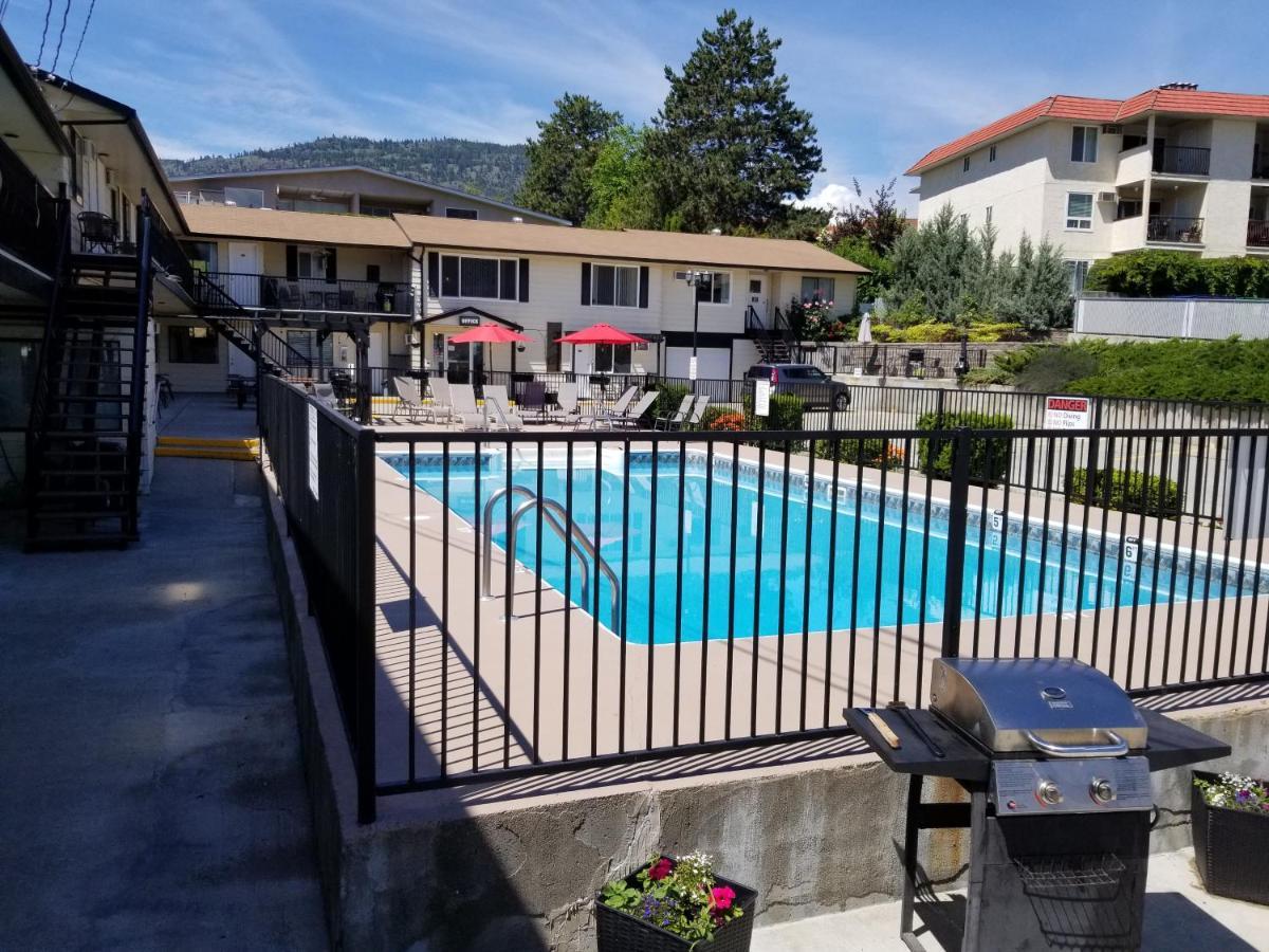 Osoyoos Lakeview Inn & Suites Екстер'єр фото