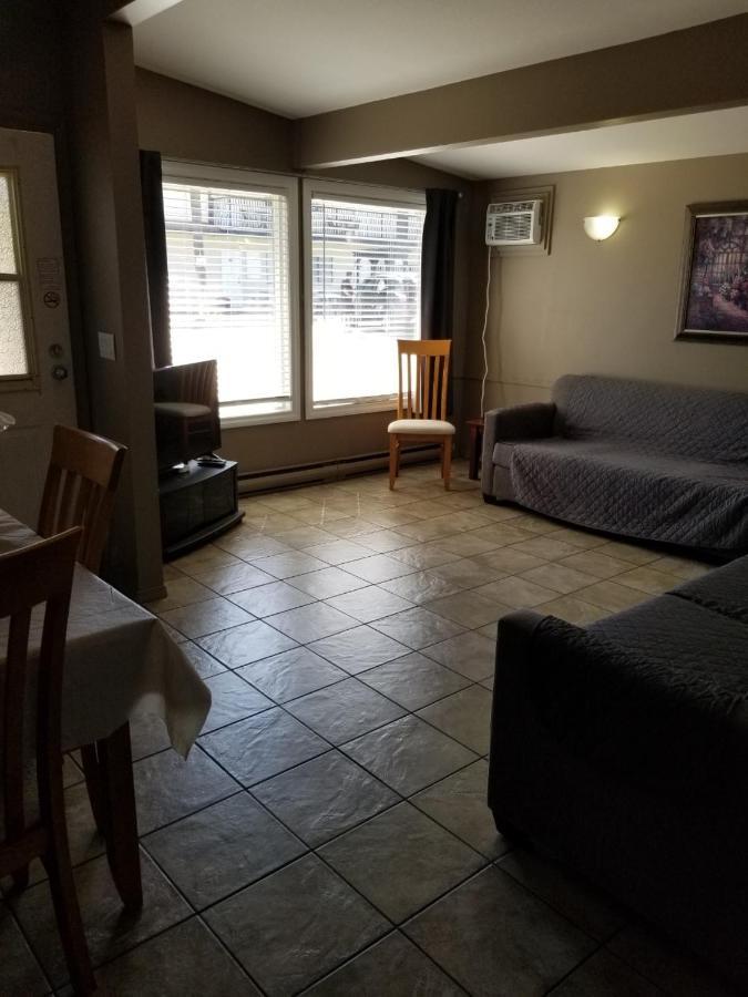 Osoyoos Lakeview Inn & Suites Екстер'єр фото
