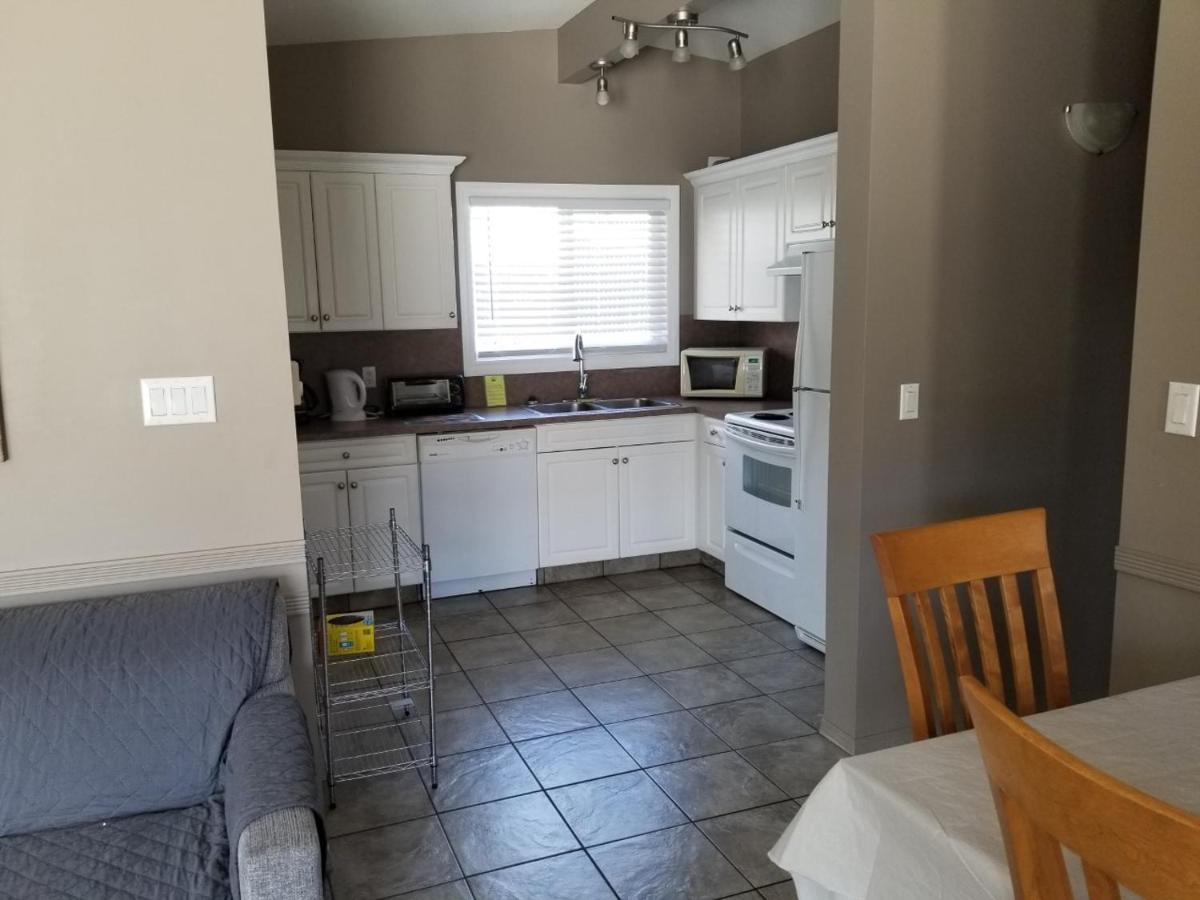 Osoyoos Lakeview Inn & Suites Екстер'єр фото