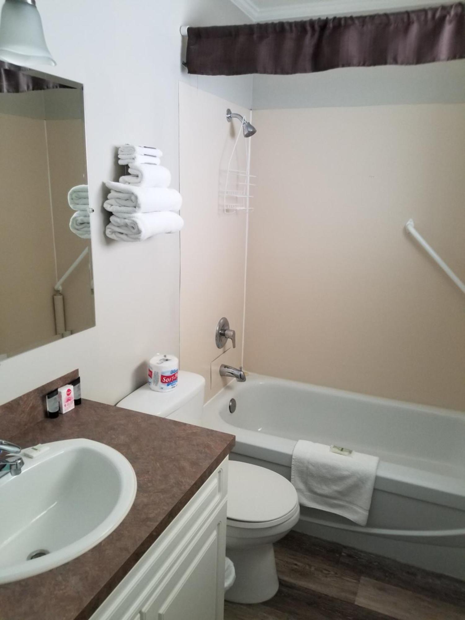 Osoyoos Lakeview Inn & Suites Екстер'єр фото