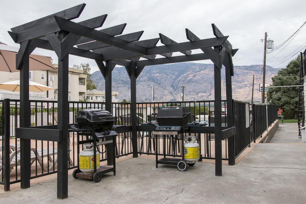 Osoyoos Lakeview Inn & Suites Екстер'єр фото