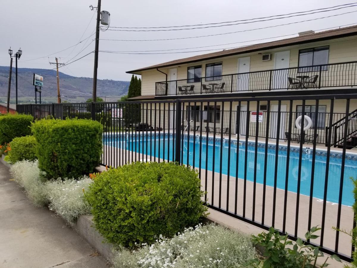 Osoyoos Lakeview Inn & Suites Екстер'єр фото