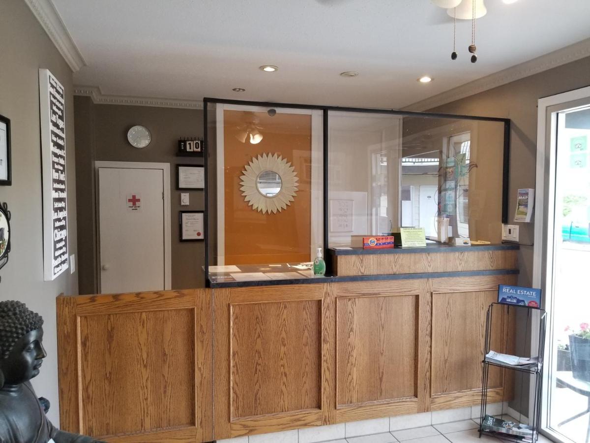 Osoyoos Lakeview Inn & Suites Екстер'єр фото