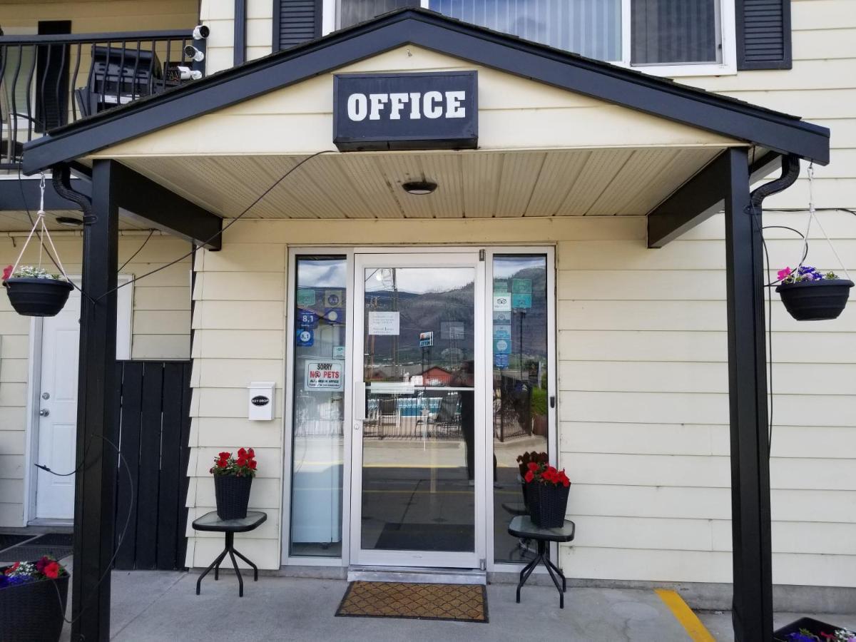 Osoyoos Lakeview Inn & Suites Екстер'єр фото